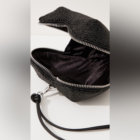 New! Staud Beaded Heart Clutch Bag in Black 🖤 🪩 Runway! - Picture 7 of 16